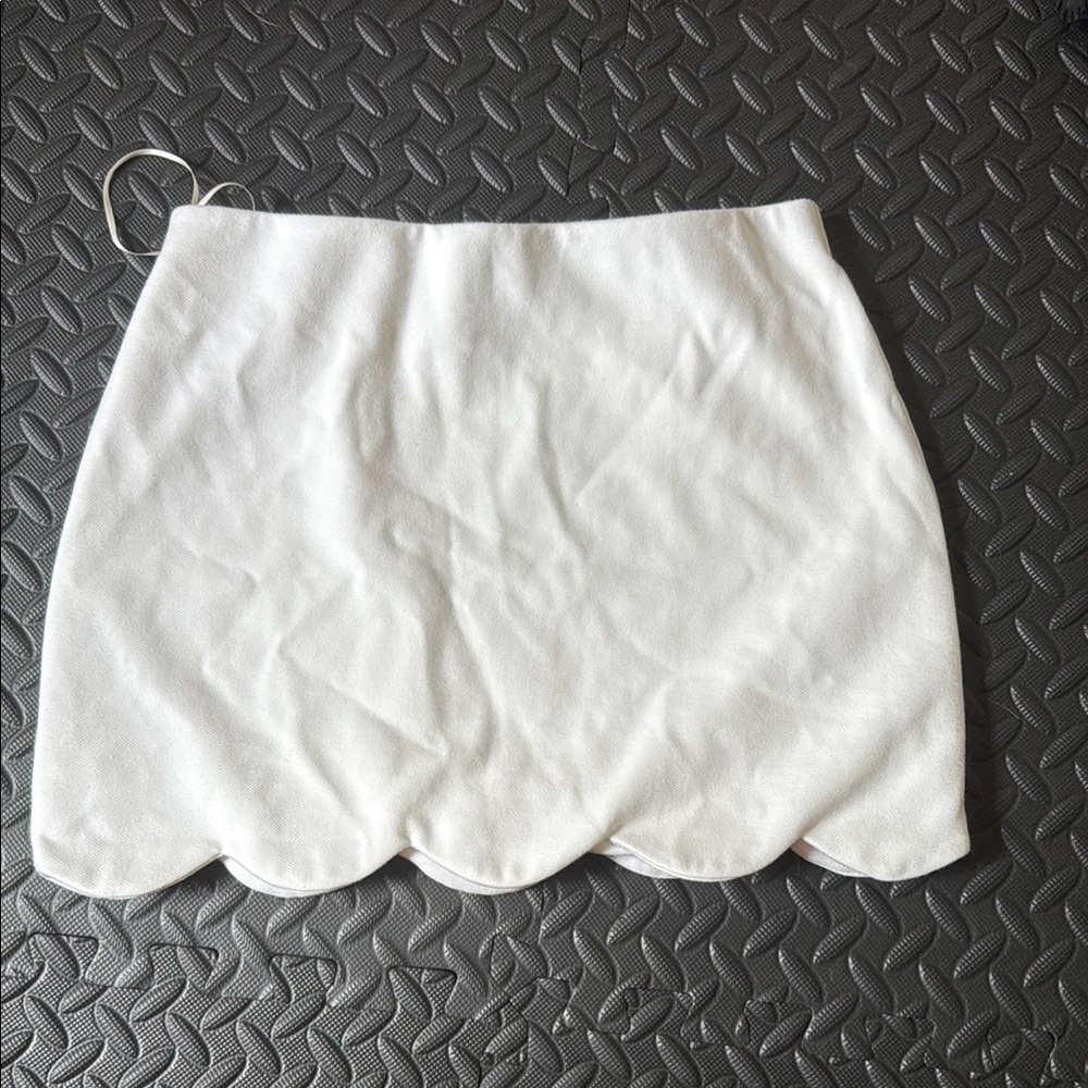 Topshop White Scalloped Bubble Mini Skirt